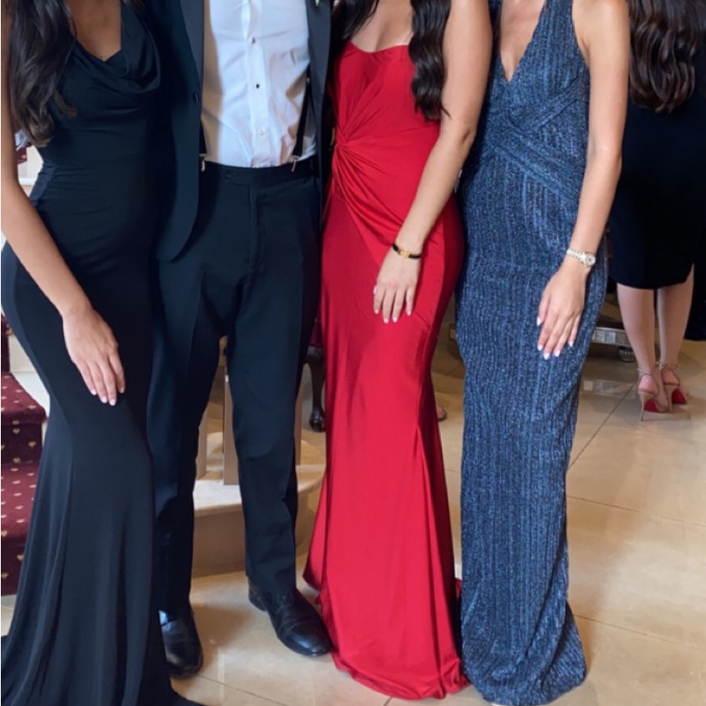 RED STRAPLESS GOWN - Picture 2 of 10